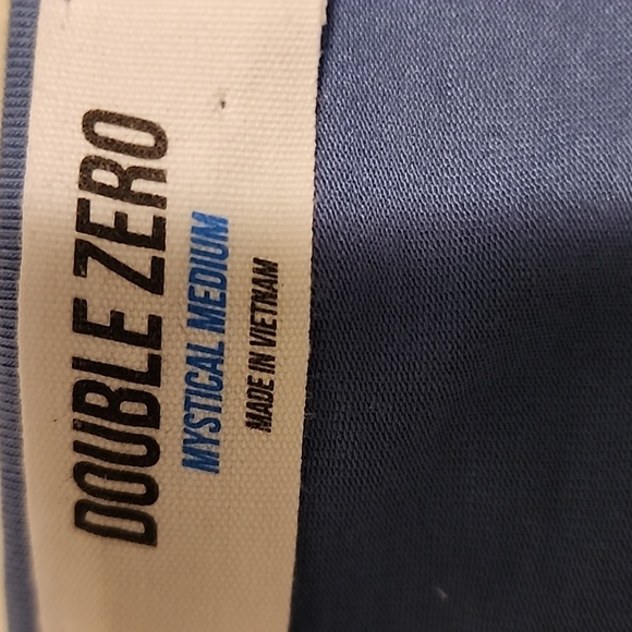 Two Pretty Basic Pieces Sz Medium - Picture 7 of 10